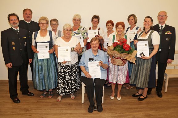 Bild: Josef Pfleger web-ehrungen-damen-873A7281.jpg