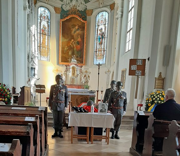 Begräbnis-Bild-2.jpg  