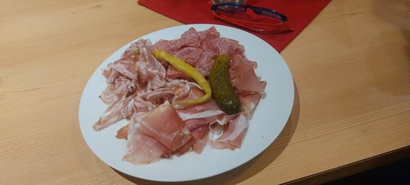 Winzerschule_Mistelbach-Heurigenteller.jpg  
