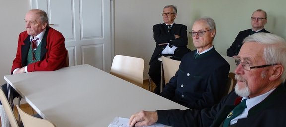 aufmerksame_Kameraden_des_OV_Waidendorf.jpg  