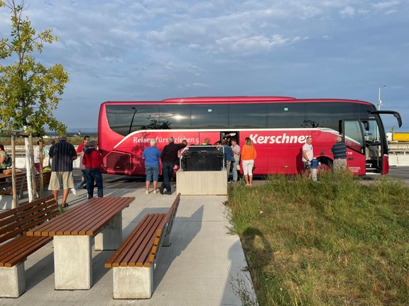 Bus.jpg