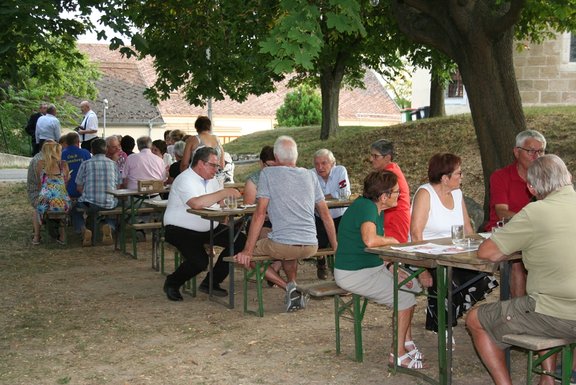 20240814_Agape_im_Hausgraben.jpg  